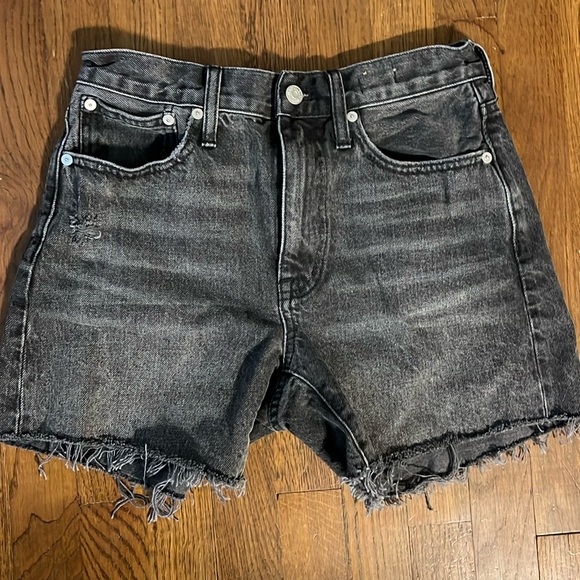 Madewell Black denim cutoff shorts - Picture 1 of 4